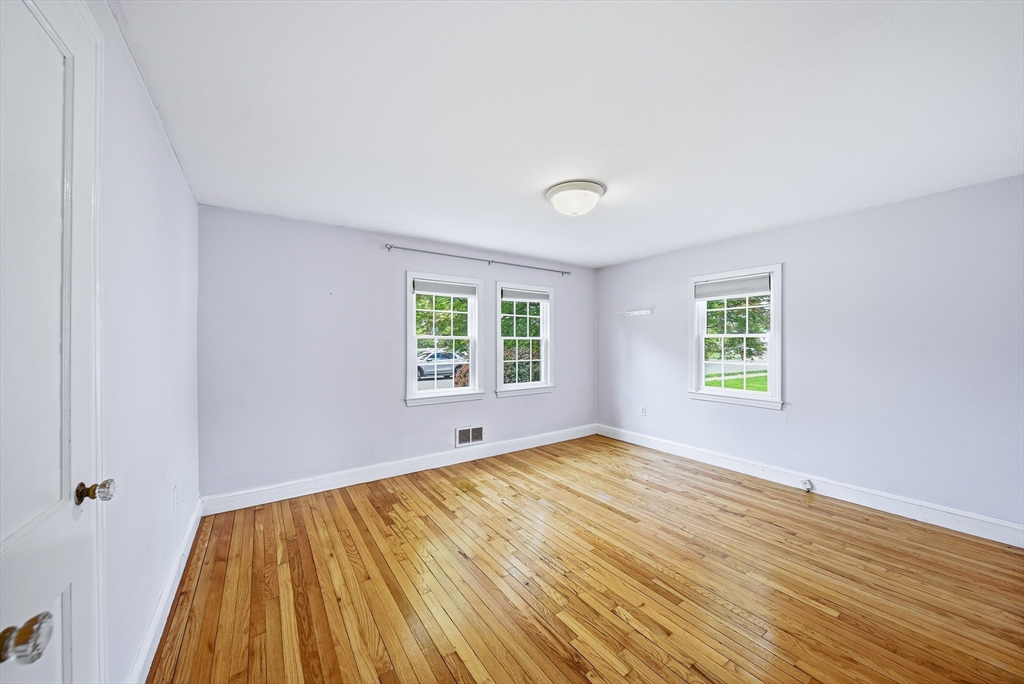 28 Myopia Rd, Stoneham, MA Photo #25