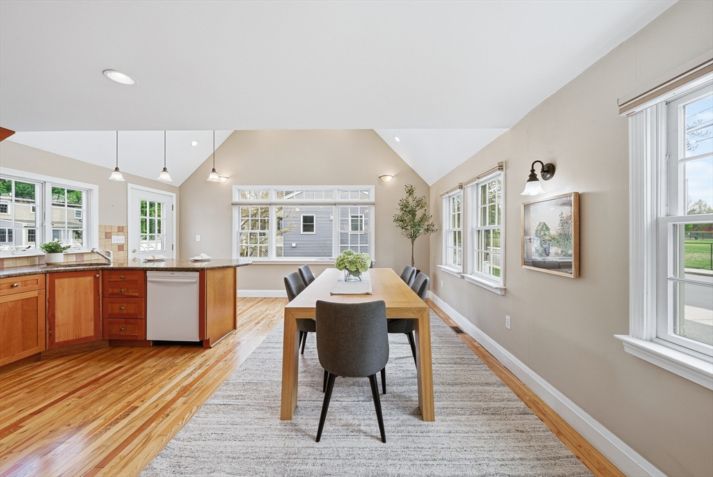 28 Myopia Rd, Stoneham, MA Photo #12