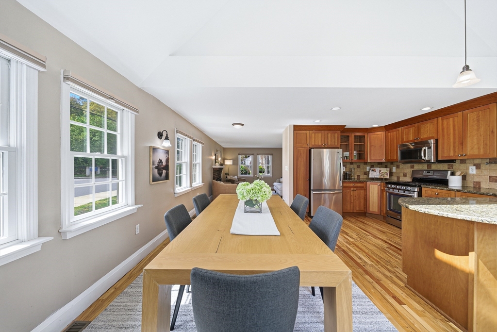 28 Myopia Rd, Stoneham, MA Photo #16