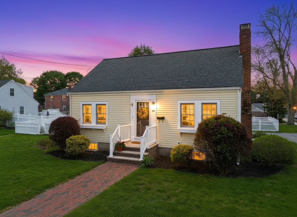 28 Myopia Rd, Stoneham, MA Photo #4