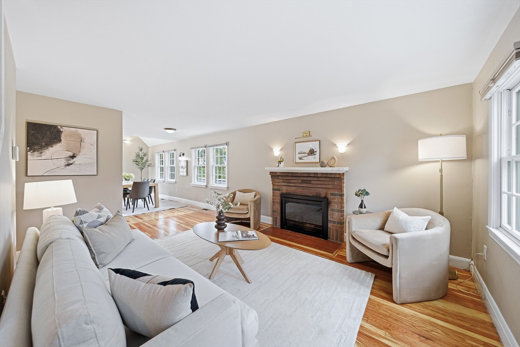 28 Myopia Rd, Stoneham, MA Photo #5