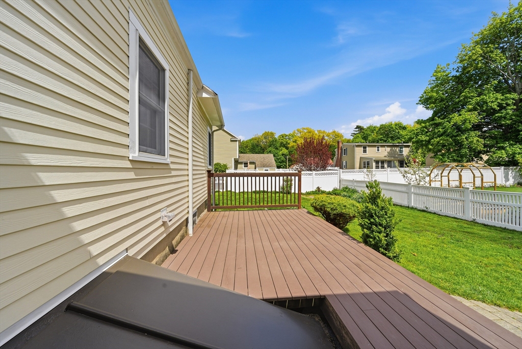 28 Myopia Rd, Stoneham, MA Photo #35