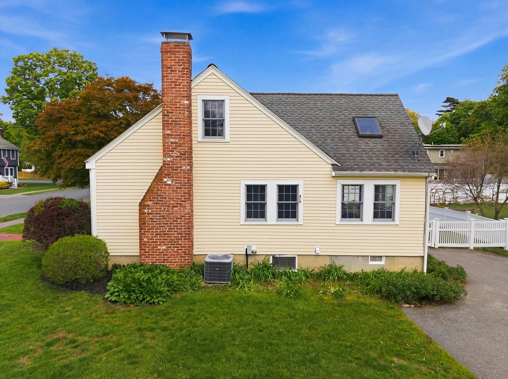 28 Myopia Rd, Stoneham, MA Photo #38