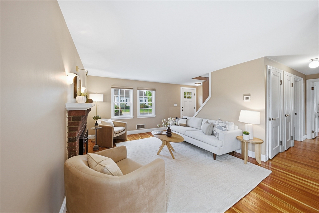 28 Myopia Rd, Stoneham, MA Photo #8