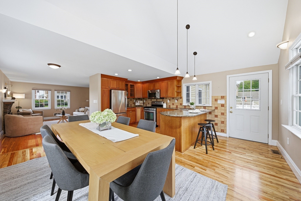 28 Myopia Rd, Stoneham, MA Photo #13