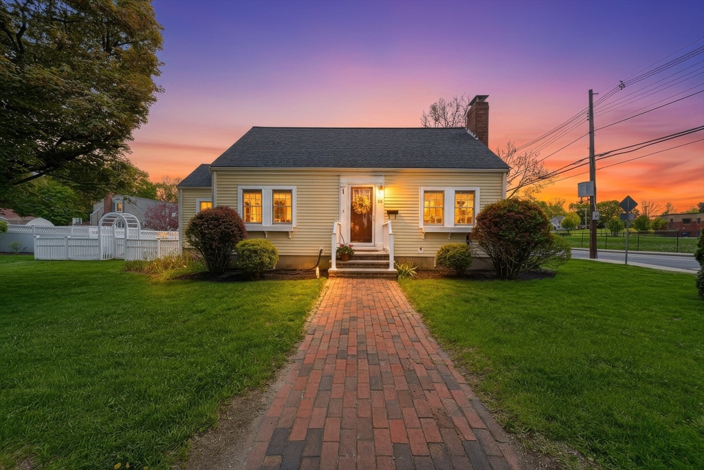 Photo of 28 Myopia Rd, Stoneham, MA