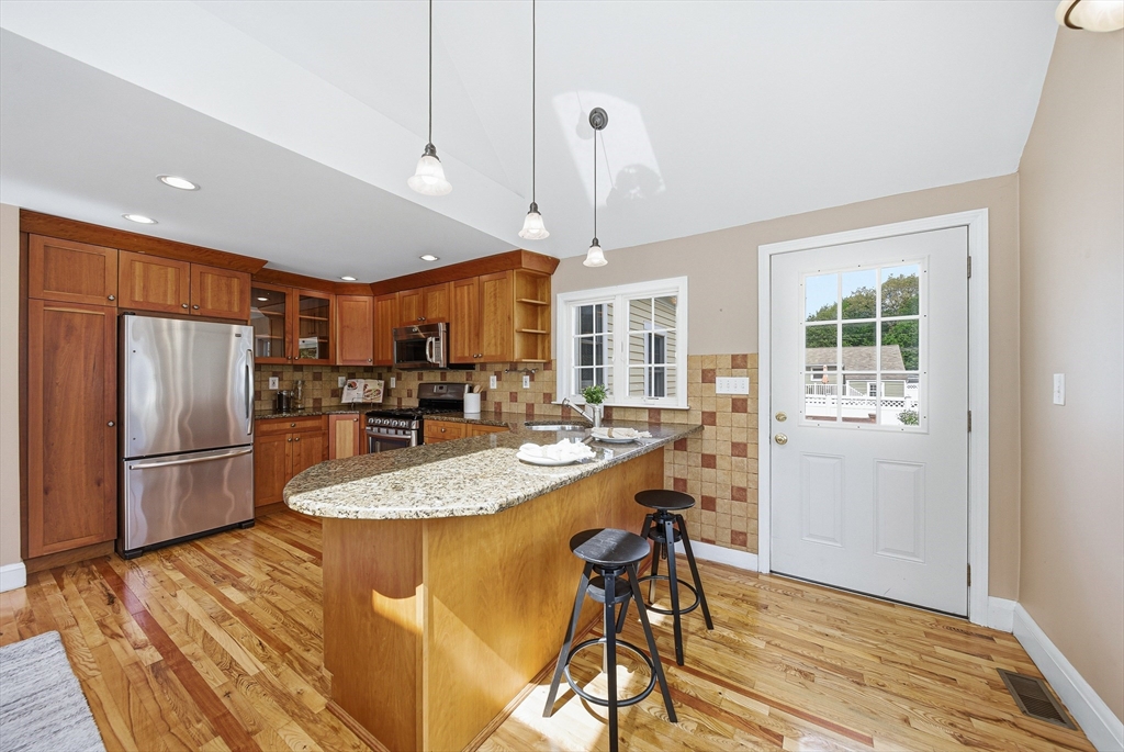 28 Myopia Rd, Stoneham, MA Photo #17