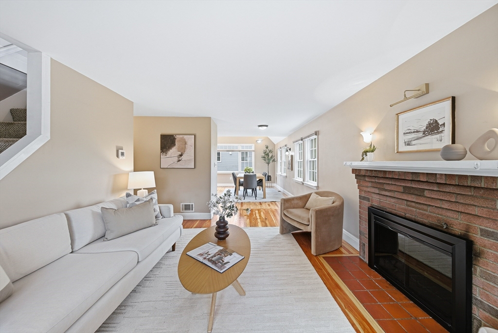28 Myopia Rd, Stoneham, MA Photo #6