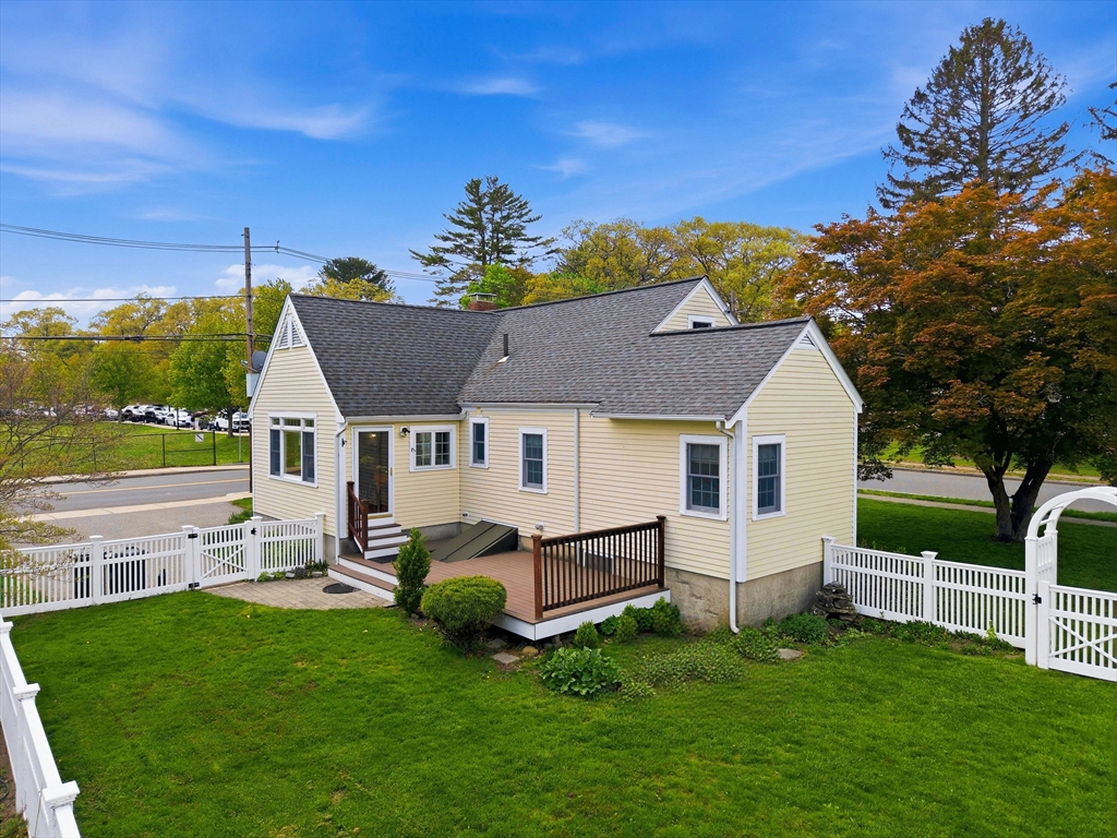 28 Myopia Rd, Stoneham, MA Photo #31