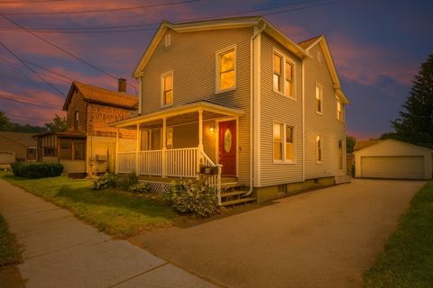 99 Woodmont St Westfield MA 01085