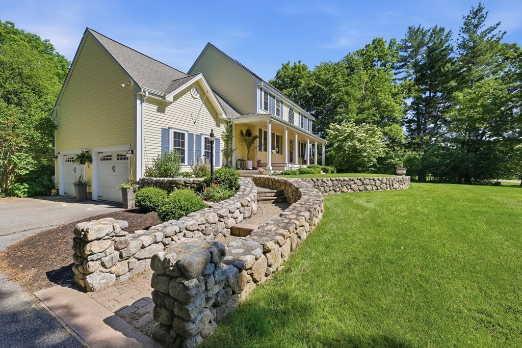 5 Edna Cir