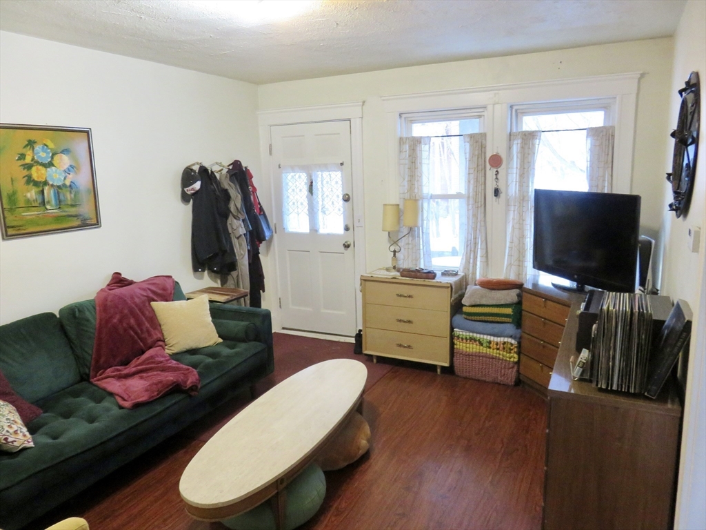 43 Rich St #B, Waltham, MA Photo #4