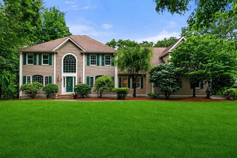 Photo of 6 Old Harry Rd, Southborough, MA 01772 (MLS # 73541659)