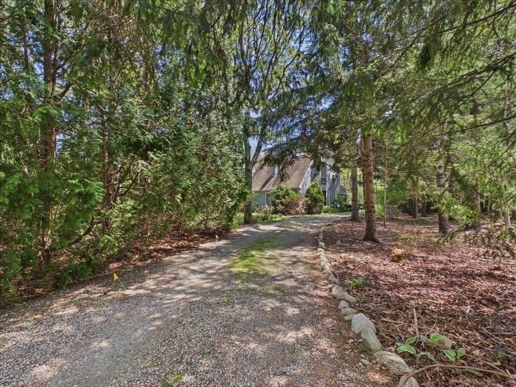 621 Locustfield Rd