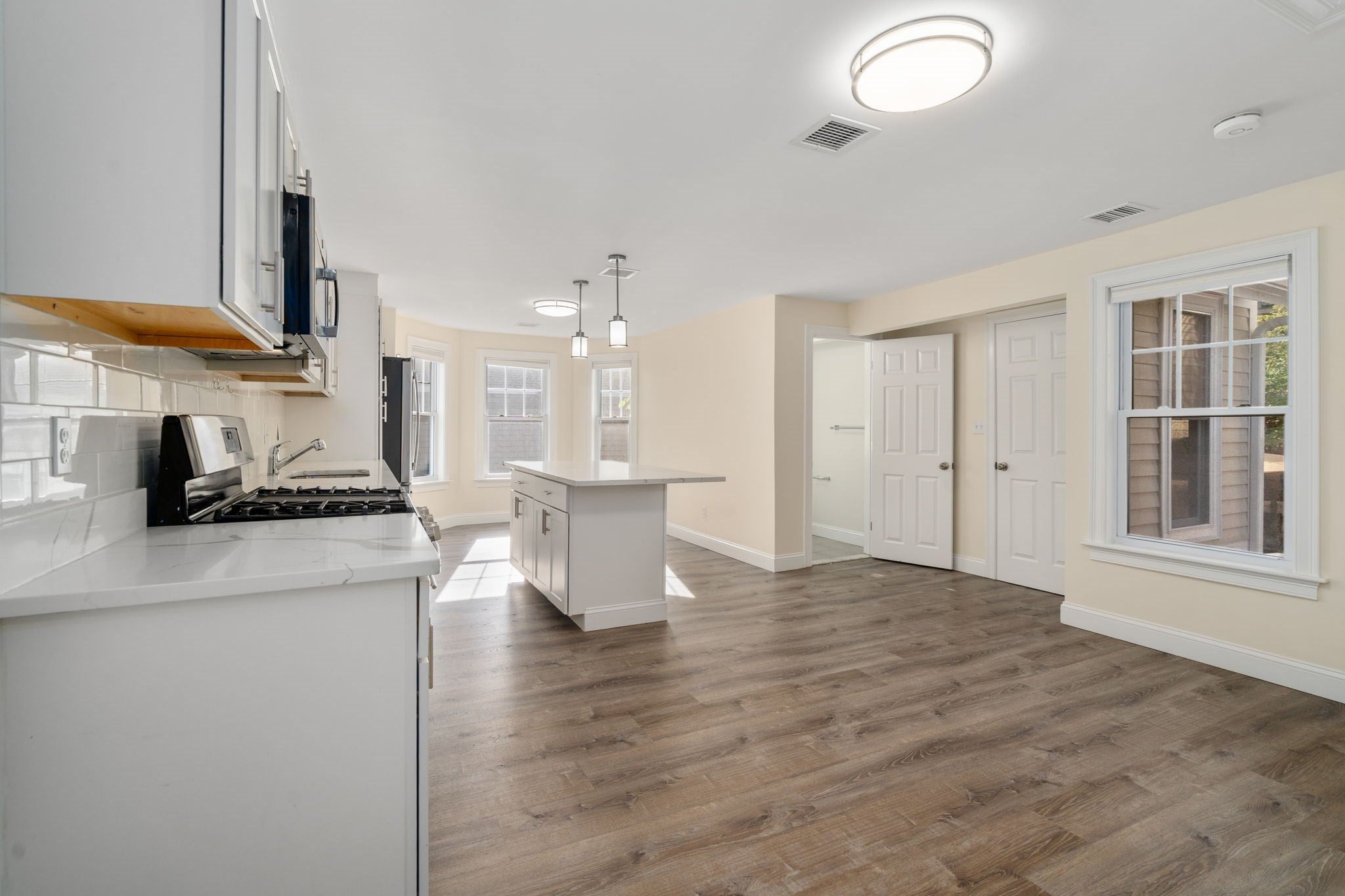 22 Oakland Street #B, Newton, MA, 22 Oakland Street #B, Newton, MA Photo #2