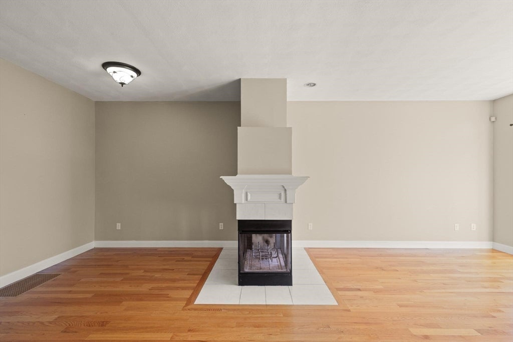 9 Nirvana Dr #2E, Saugus, MA Photo #5