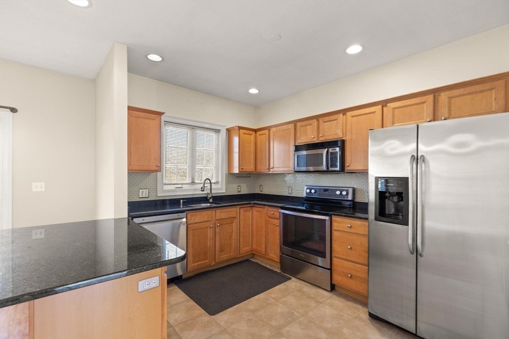 9 Nirvana Dr #2E, Saugus, MA Photo #9