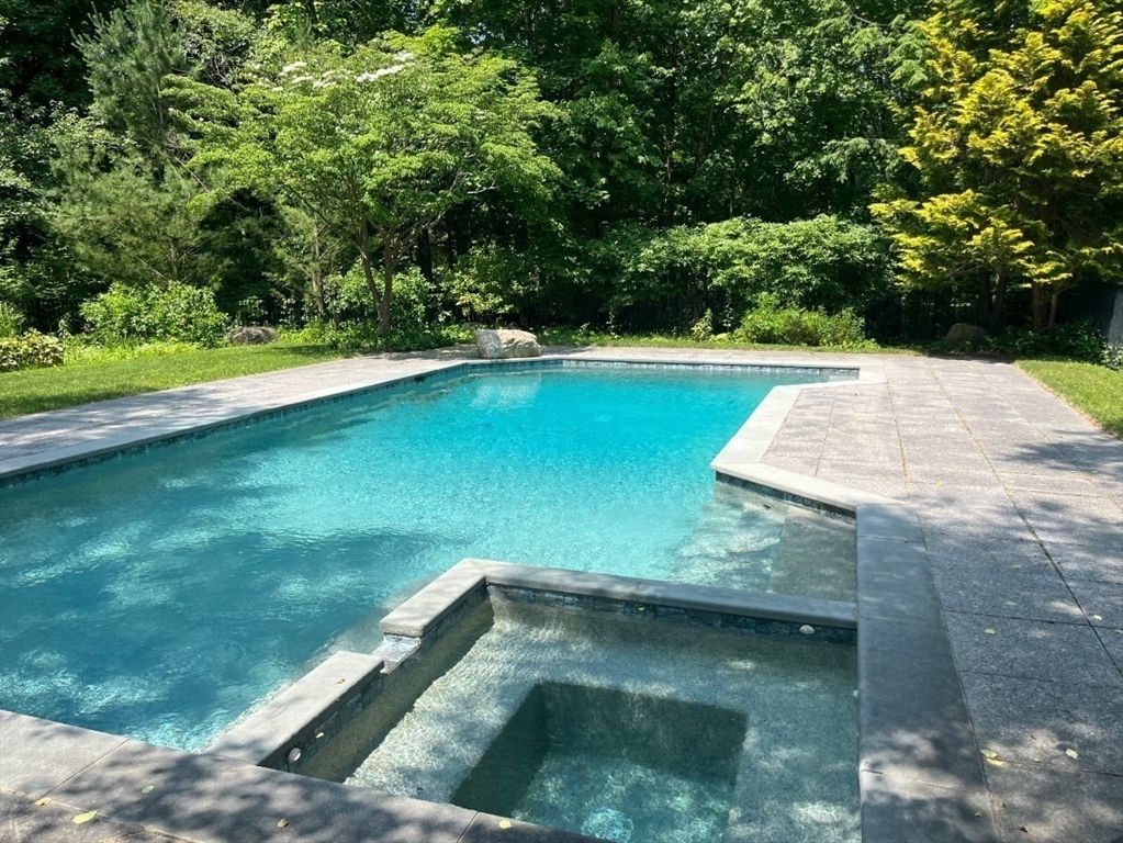 482 Glen Road