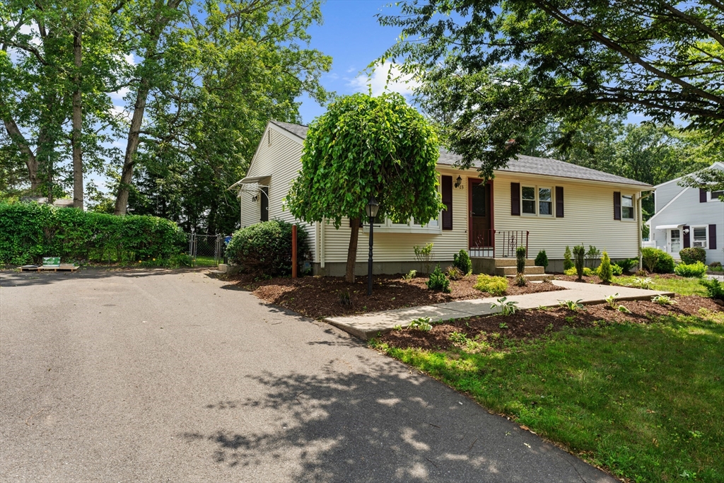 23 Pennfield St