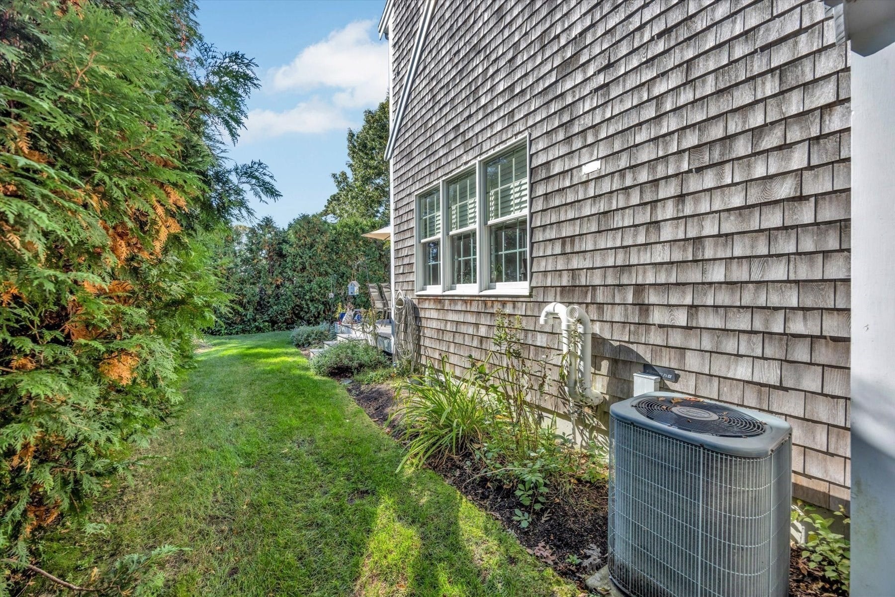 13 Nightingale Dr