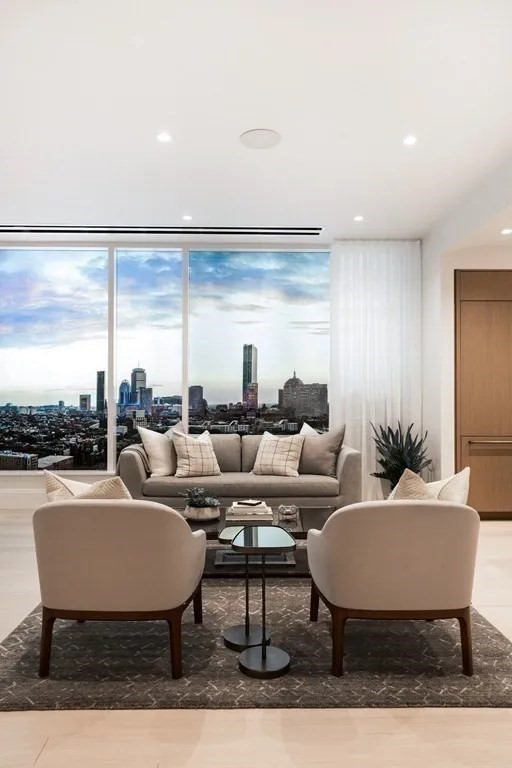 370-380 Harrison Ave 1004