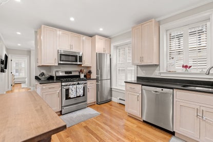 4 Cook St # 1A – Investment Home