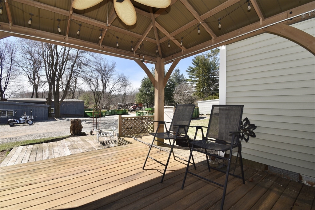 Agawam, Massachusetts 01001, United States, 3 Bedrooms Bedrooms, ,3 BathroomsBathrooms,Residential,Active,206773