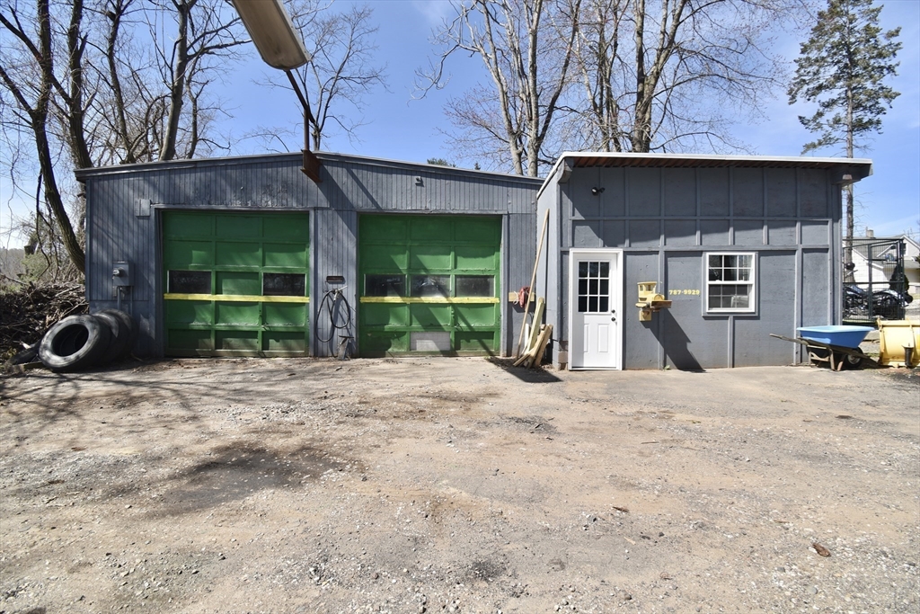 Agawam, Massachusetts 01001, United States, 3 Bedrooms Bedrooms, ,3 BathroomsBathrooms,Residential,Active,206773