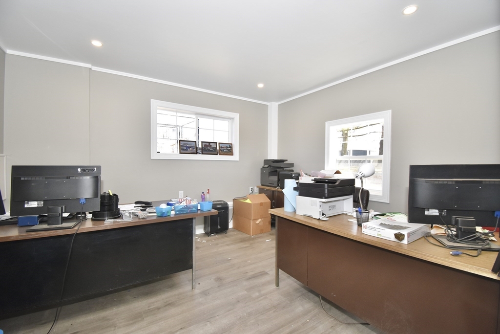 Agawam, Massachusetts 01001, United States, 3 Bedrooms Bedrooms, ,3 BathroomsBathrooms,Residential,Active,206773