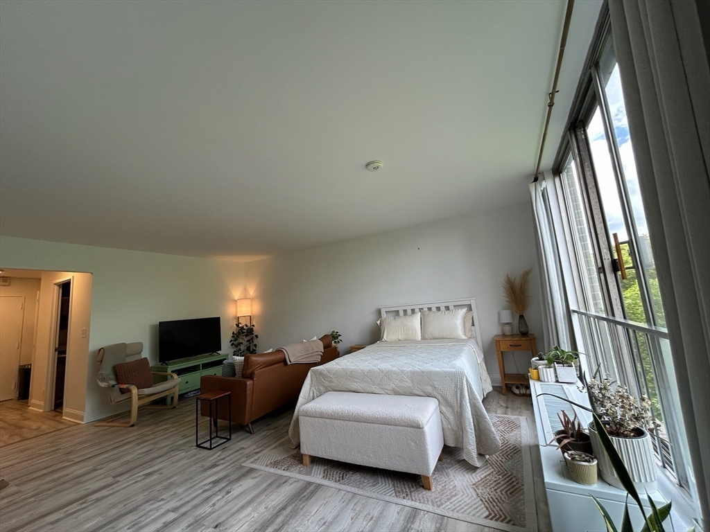 44 Washington St. 715