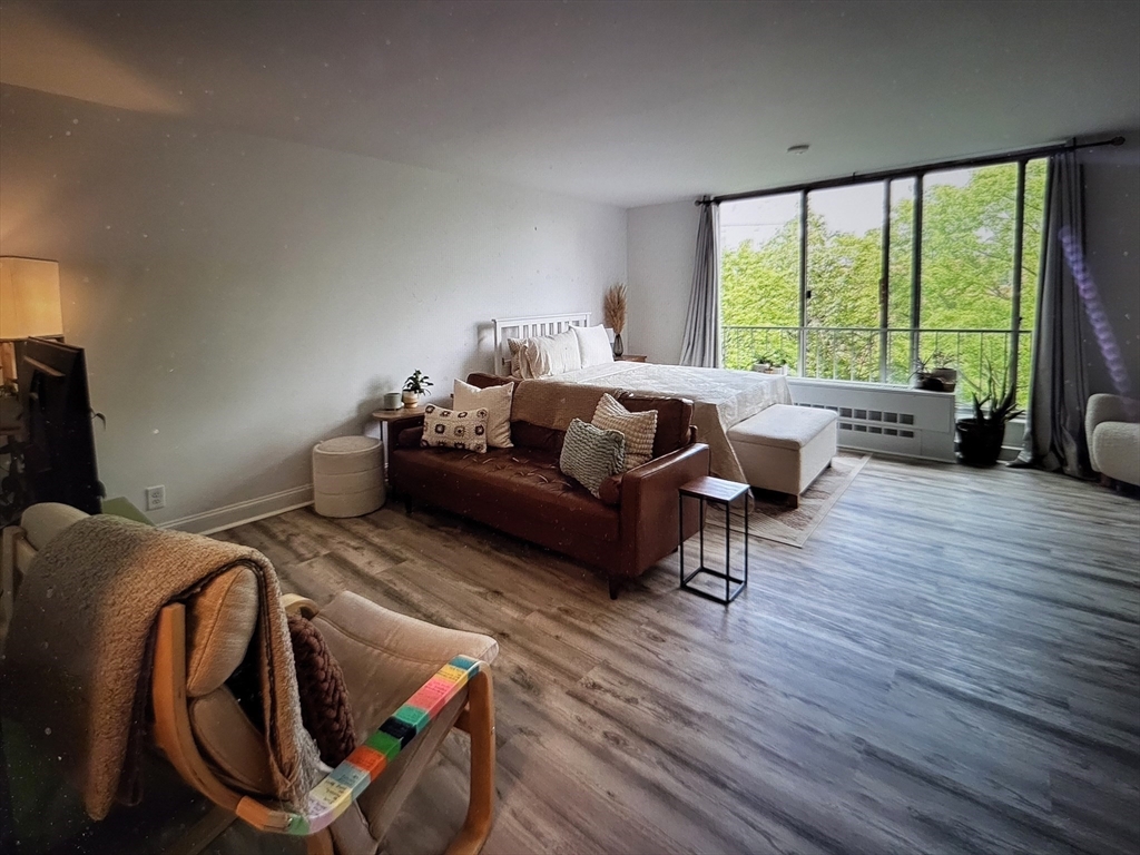 44 Washington St. 715