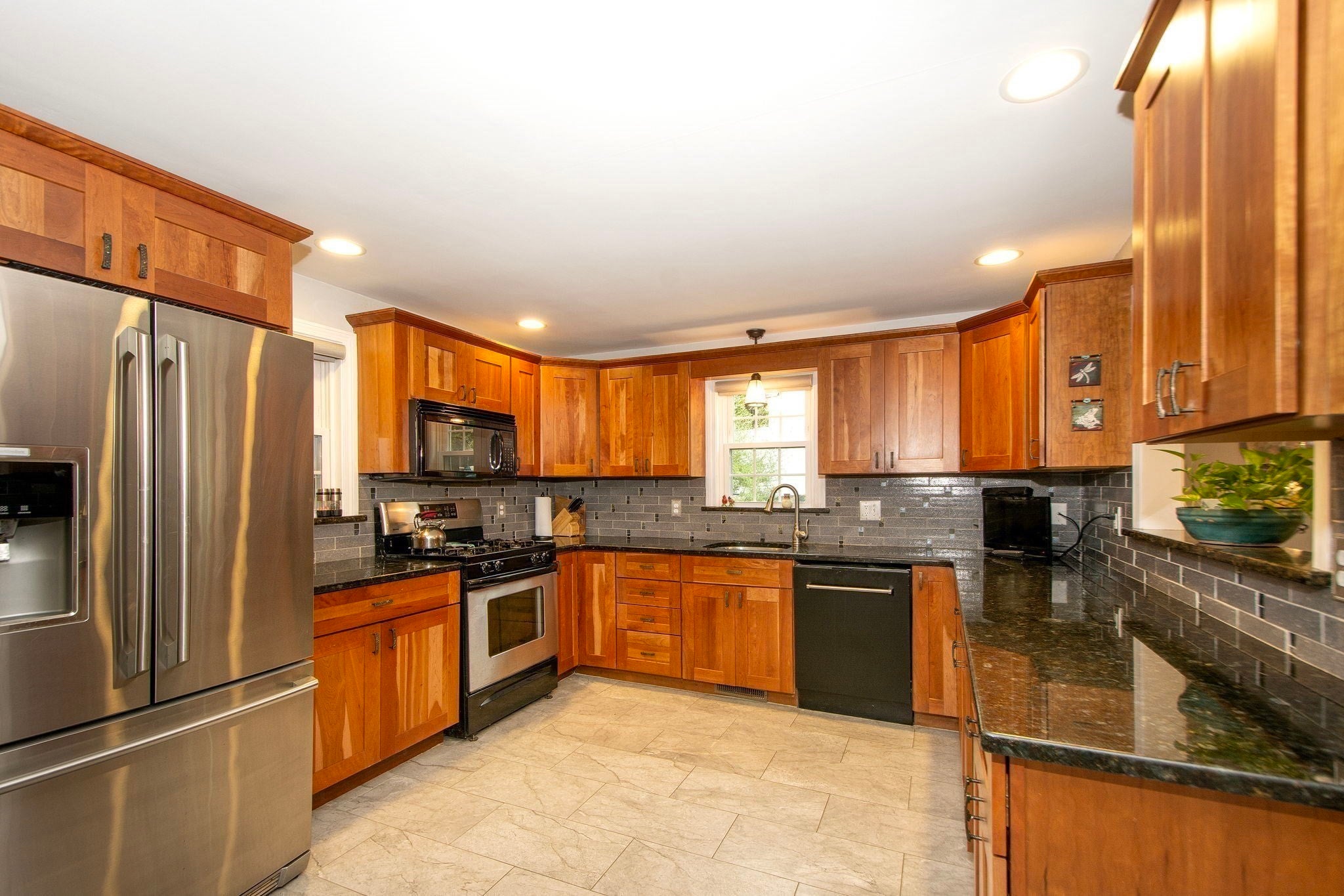 263 Edgewater Drive, Pembroke, MA Photo #20