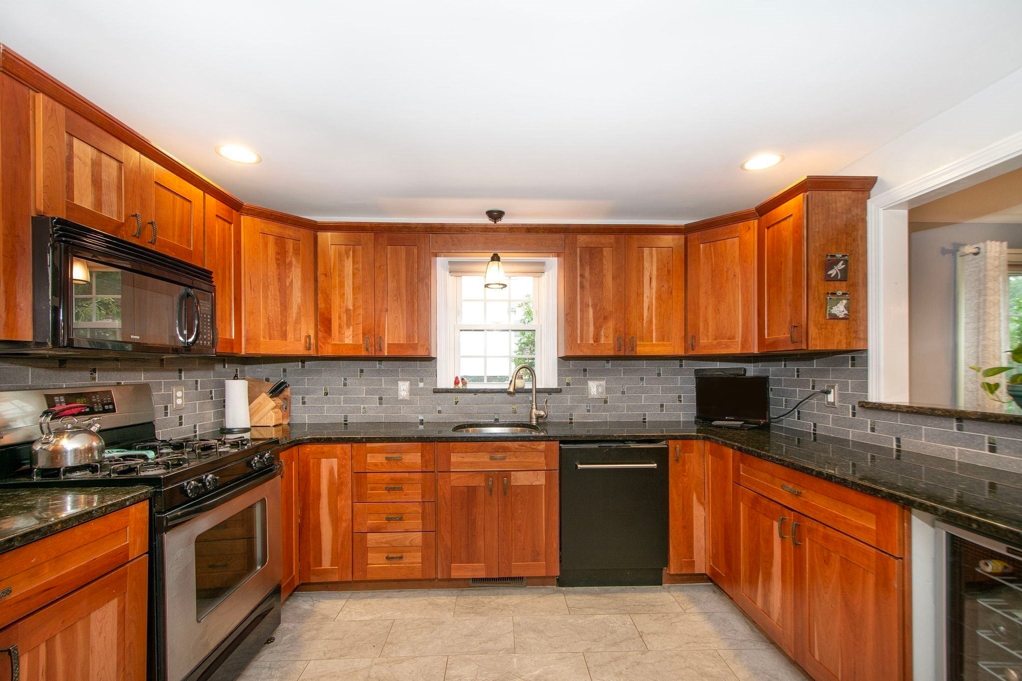 263 Edgewater Drive, Pembroke, MA Photo #19