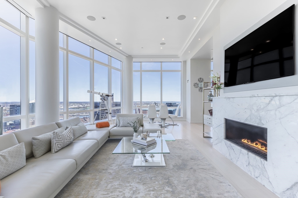 1 Franklin St PH1B