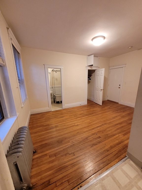 60 Queensbury St 2