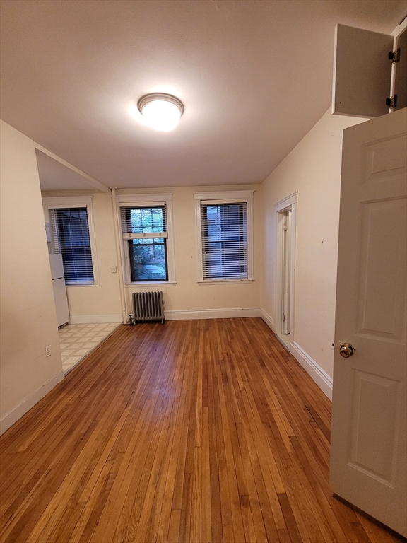 60 Queensbury St 2