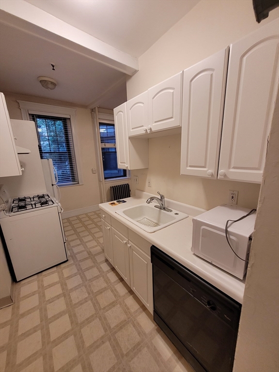 60 Queensbury St 2