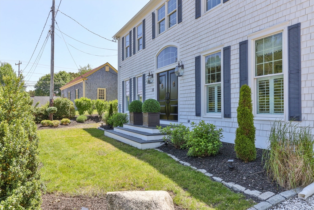 15 Sylvan Way