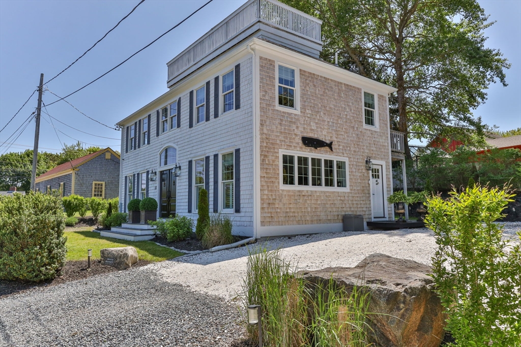 15 Sylvan Way