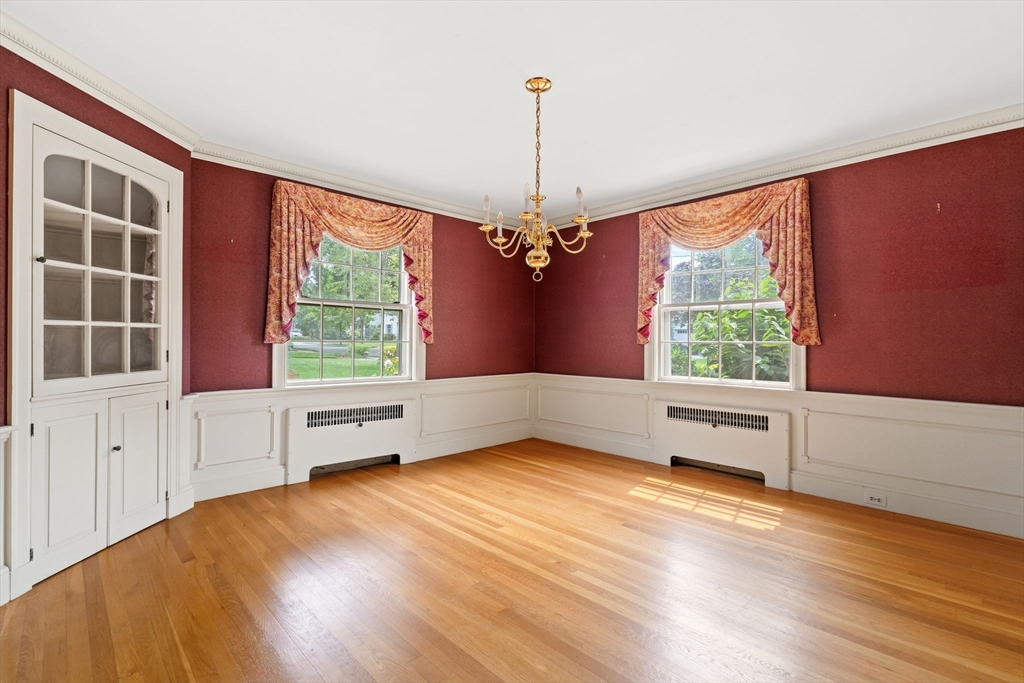 Belmont, Massachusetts 02478, United States, 4 Bedrooms Bedrooms, ,3 BathroomsBathrooms,Residential,Contingent,191558