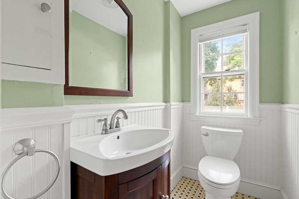 Belmont, Massachusetts 02478, United States, 4 Bedrooms Bedrooms, ,3 BathroomsBathrooms,Residential,Contingent,191558