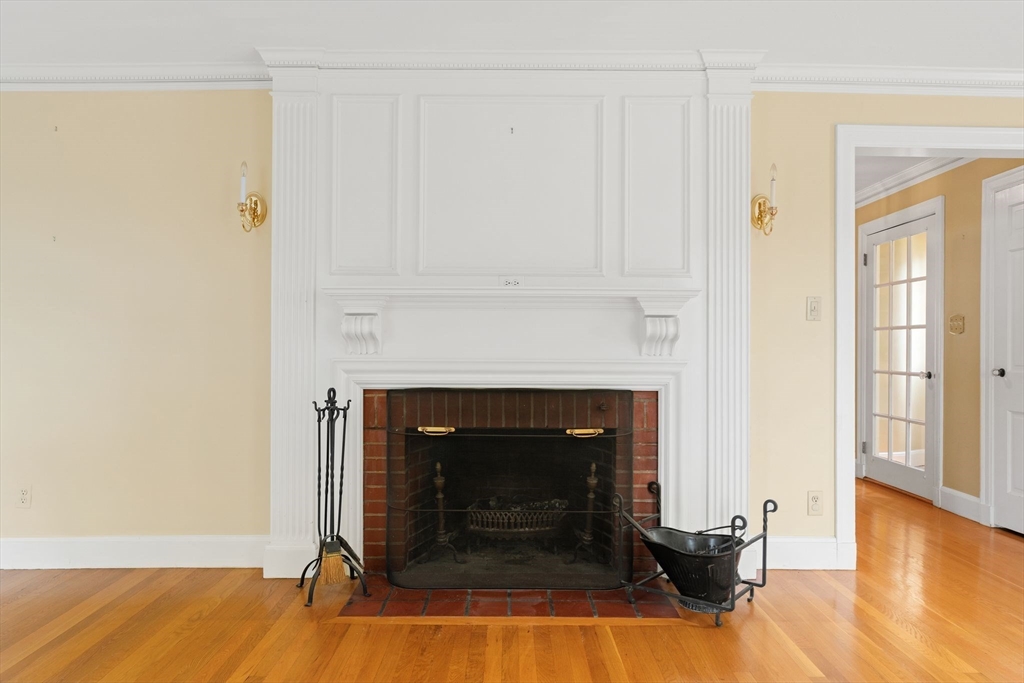 Belmont, Massachusetts 02478, United States, 4 Bedrooms Bedrooms, ,3 BathroomsBathrooms,Residential,Contingent,191558