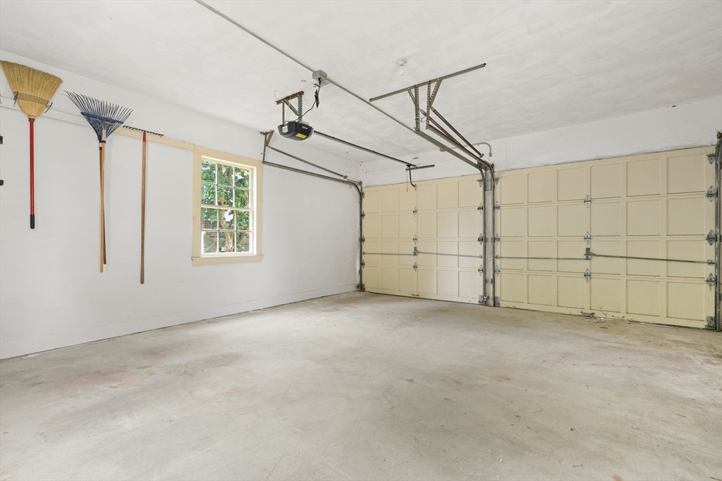 Belmont, Massachusetts 02478, United States, 4 Bedrooms Bedrooms, ,3 BathroomsBathrooms,Residential,Contingent,191558