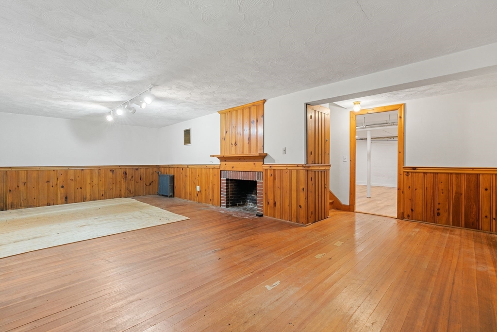 Belmont, Massachusetts 02478, United States, 4 Bedrooms Bedrooms, ,3 BathroomsBathrooms,Residential,Contingent,191558