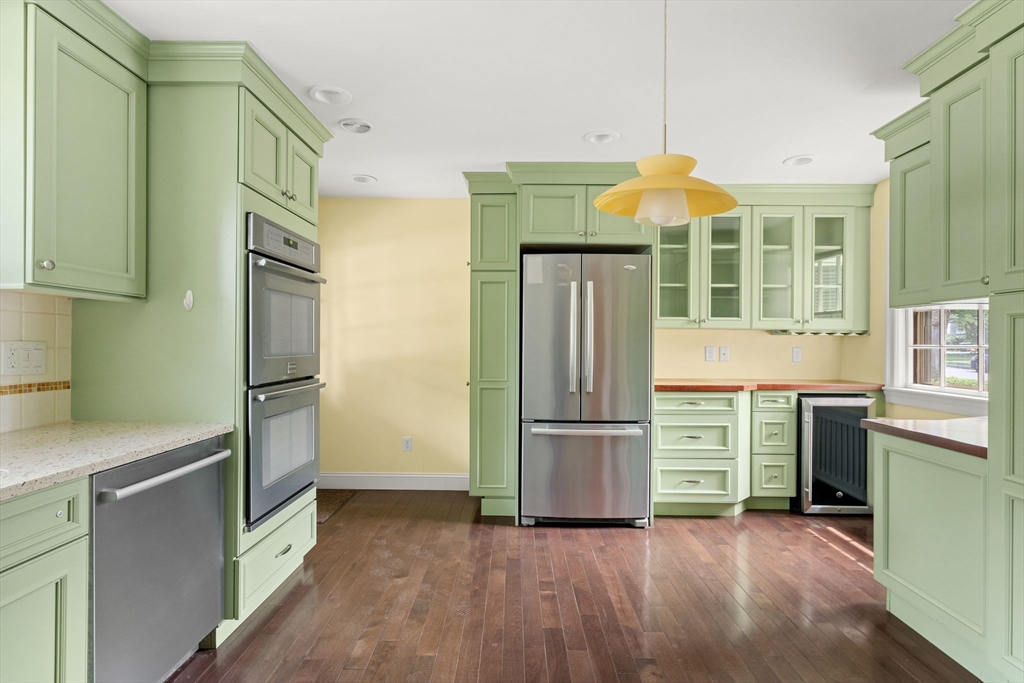 Belmont, Massachusetts 02478, United States, 4 Bedrooms Bedrooms, ,3 BathroomsBathrooms,Residential,Contingent,191558