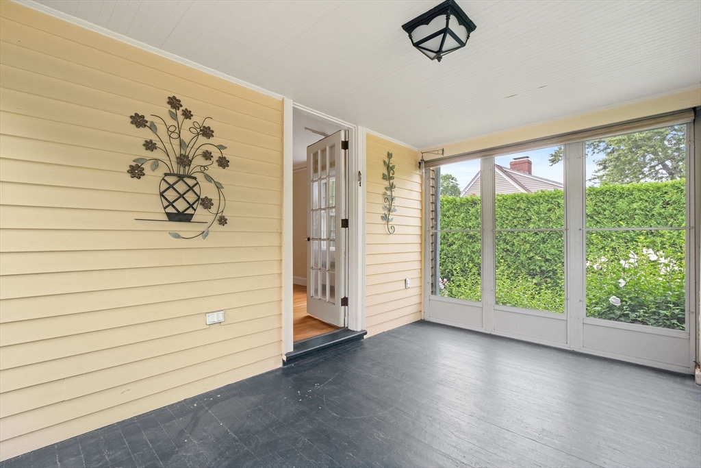 Belmont, Massachusetts 02478, United States, 4 Bedrooms Bedrooms, ,3 BathroomsBathrooms,Residential,Contingent,191558