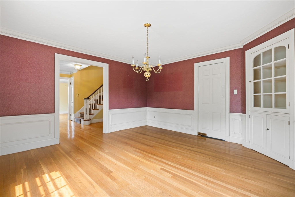 Belmont, Massachusetts 02478, United States, 4 Bedrooms Bedrooms, ,3 BathroomsBathrooms,Residential,Contingent,191558