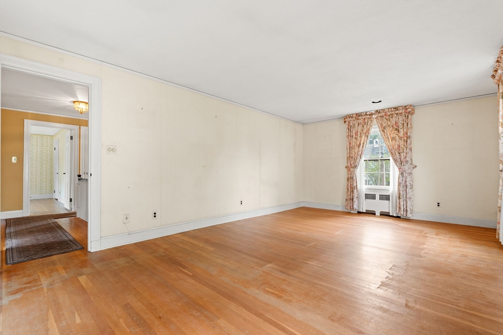 Belmont, Massachusetts 02478, United States, 4 Bedrooms Bedrooms, ,3 BathroomsBathrooms,Residential,Contingent,191558