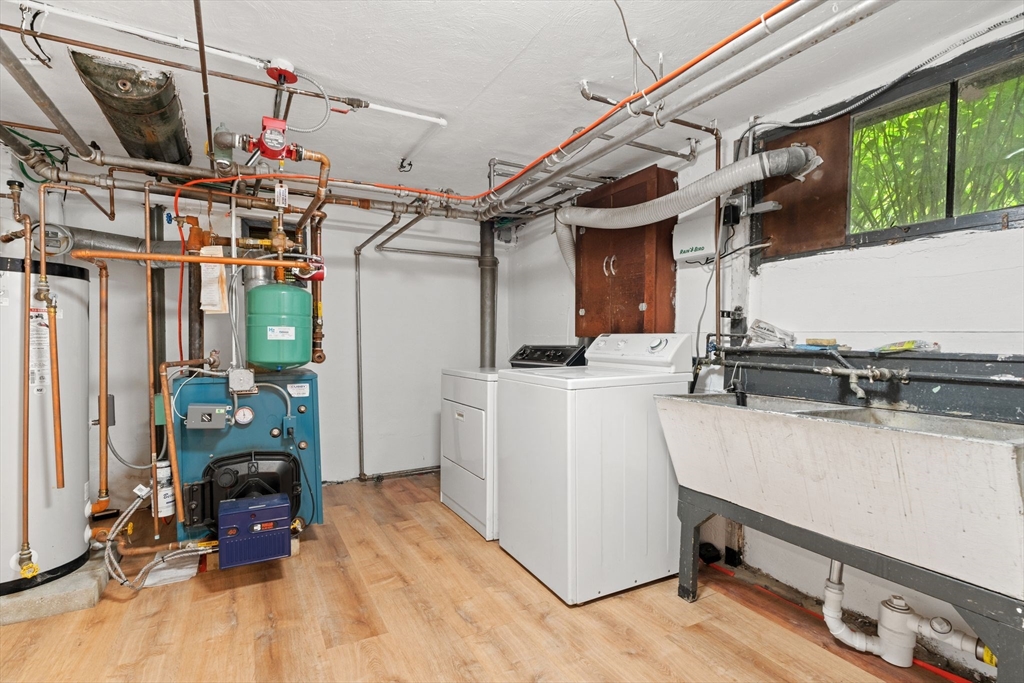 Belmont, Massachusetts 02478, United States, 4 Bedrooms Bedrooms, ,3 BathroomsBathrooms,Residential,Contingent,191558