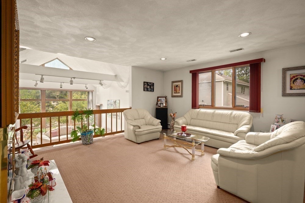5 Lee Ave, Burlington, MA, 5 Lee Ave, Burlington, MA Photo #11